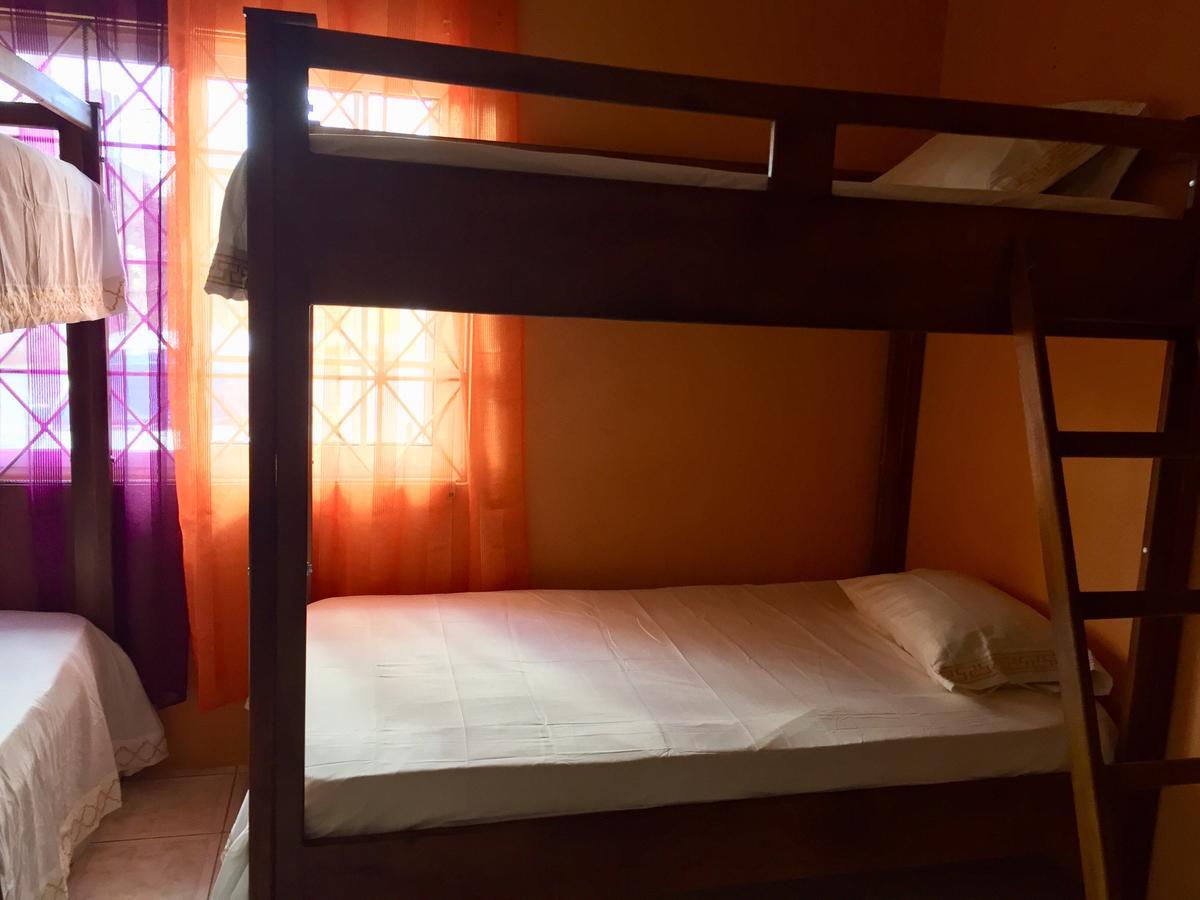 Yaad Hostel Montego Bay Exteriör bild