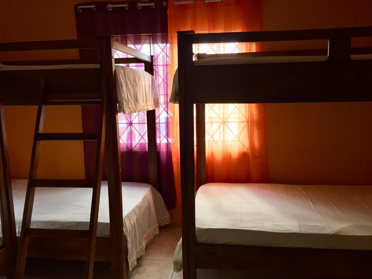 Yaad Hostel Montego Bay Exteriör bild
