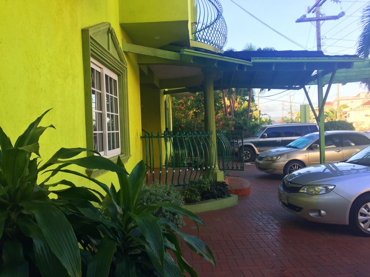 Yaad Hostel Montego Bay Exteriör bild