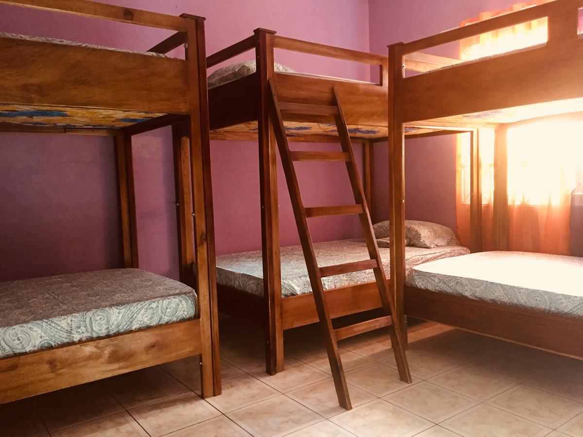 Yaad Hostel Montego Bay Exteriör bild