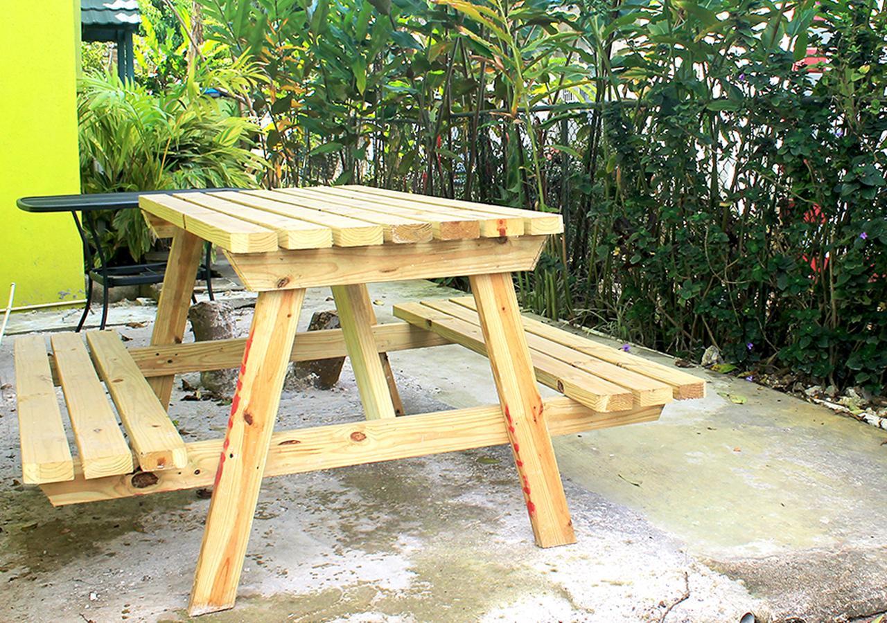 Yaad Hostel Montego Bay Exteriör bild