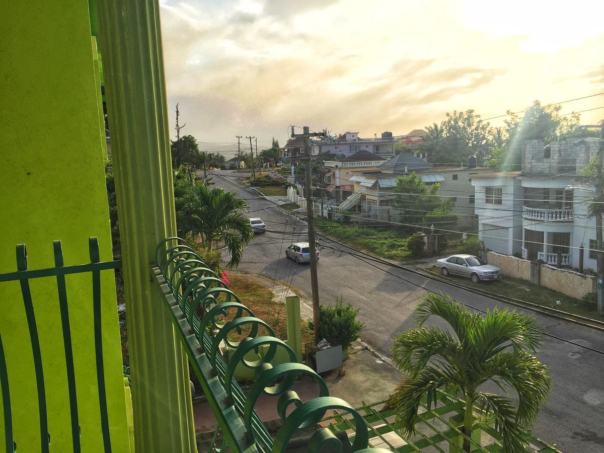 Yaad Hostel Montego Bay Exteriör bild