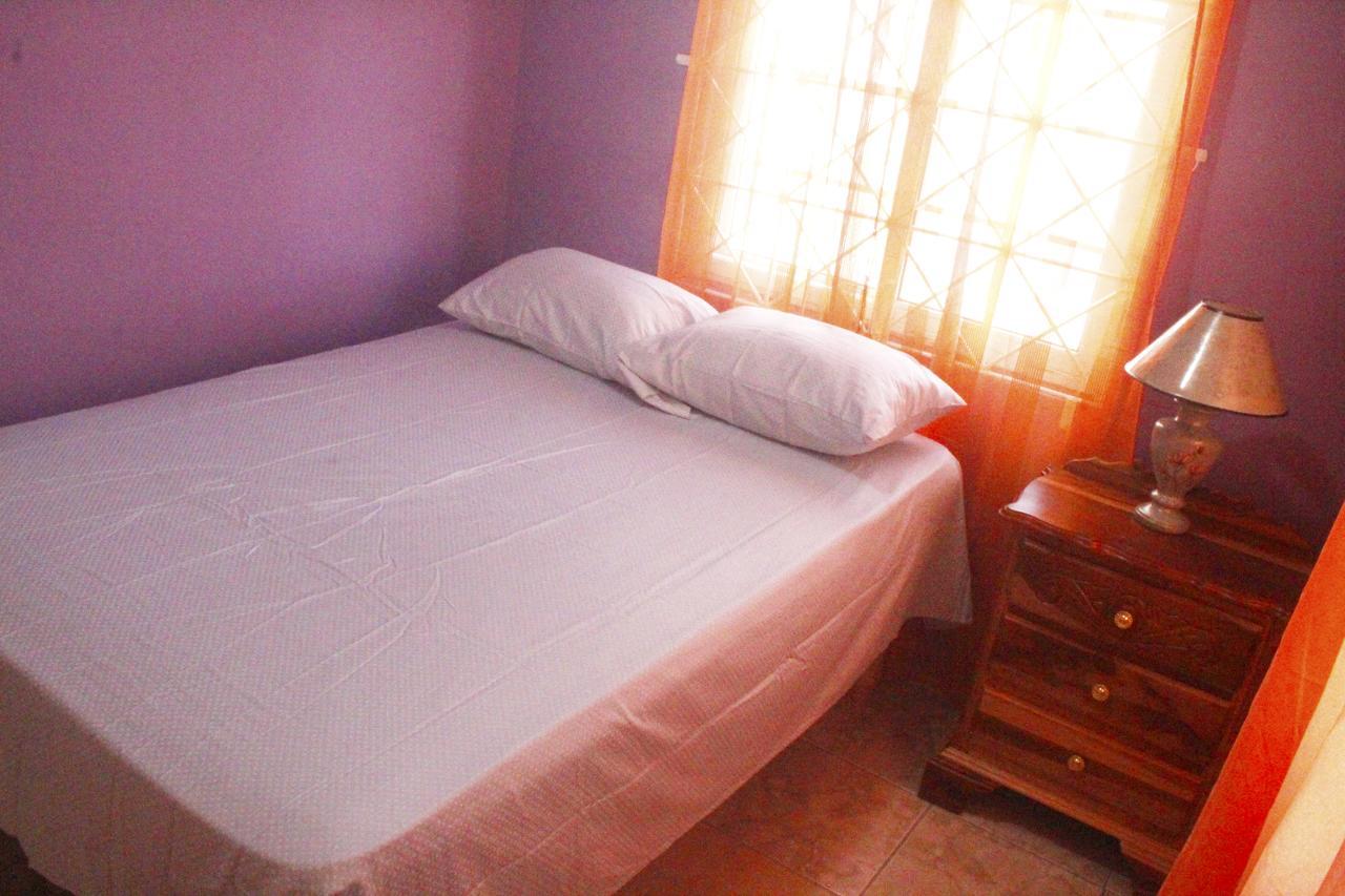 Yaad Hostel Montego Bay Exteriör bild