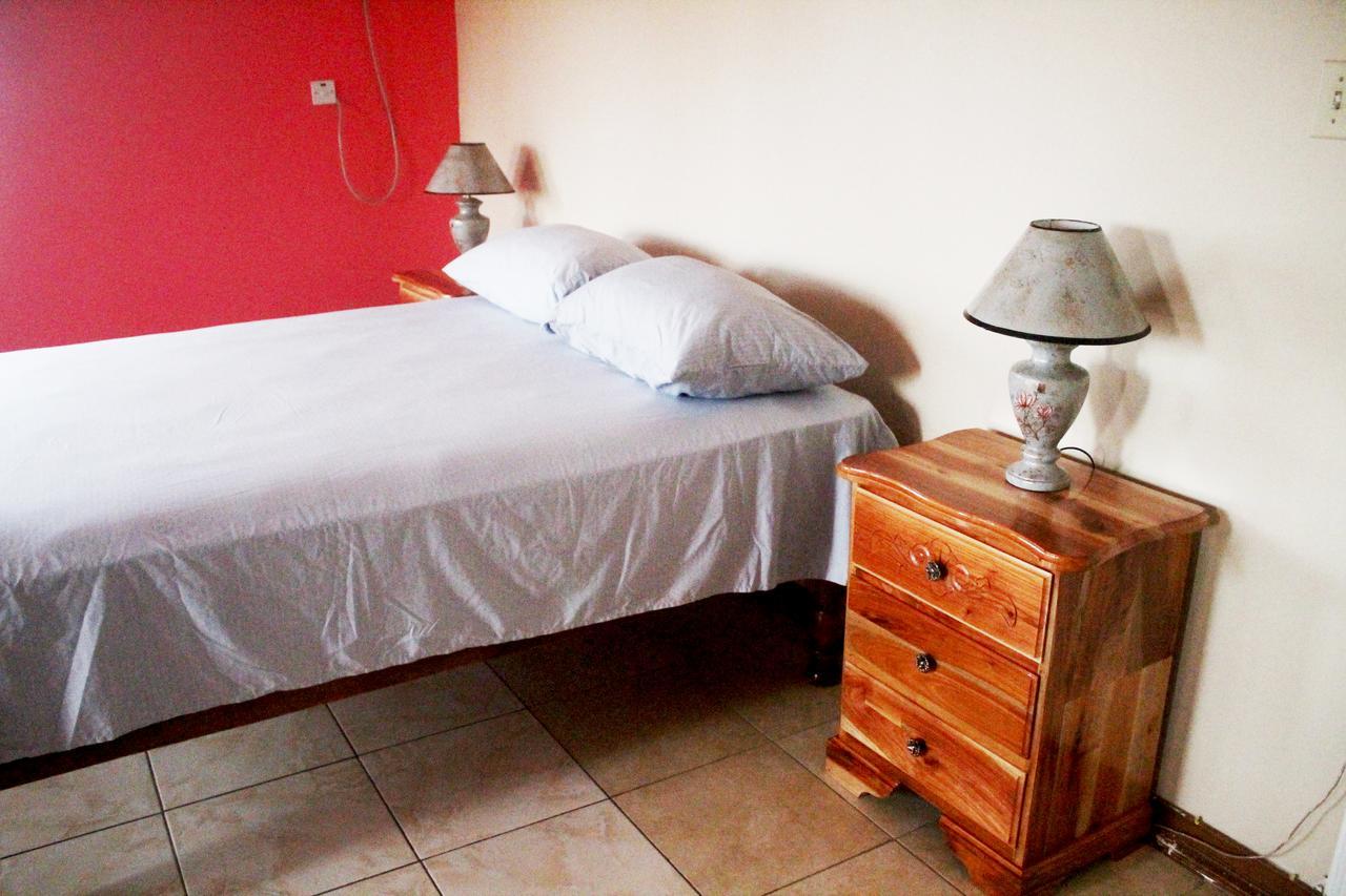 Yaad Hostel Montego Bay Exteriör bild