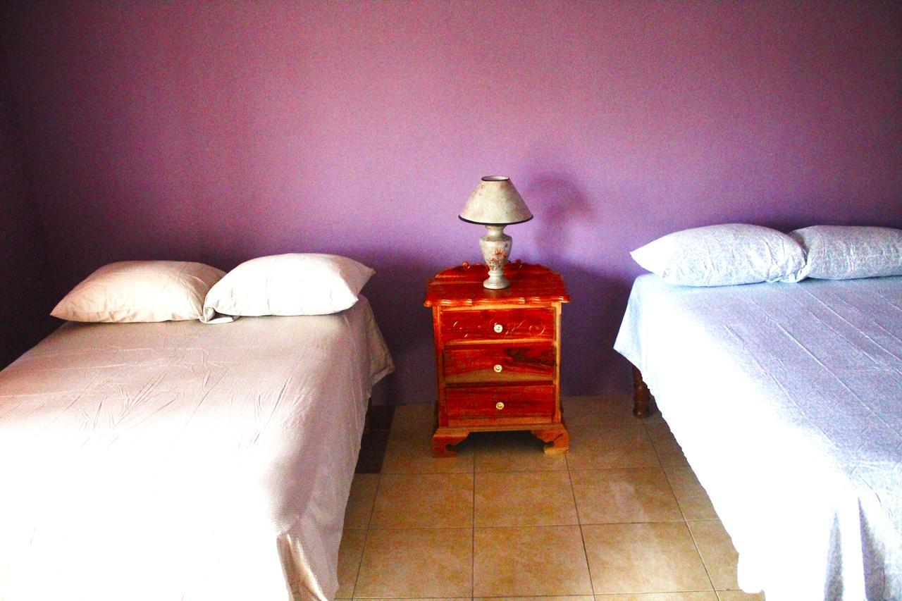 Yaad Hostel Montego Bay Exteriör bild