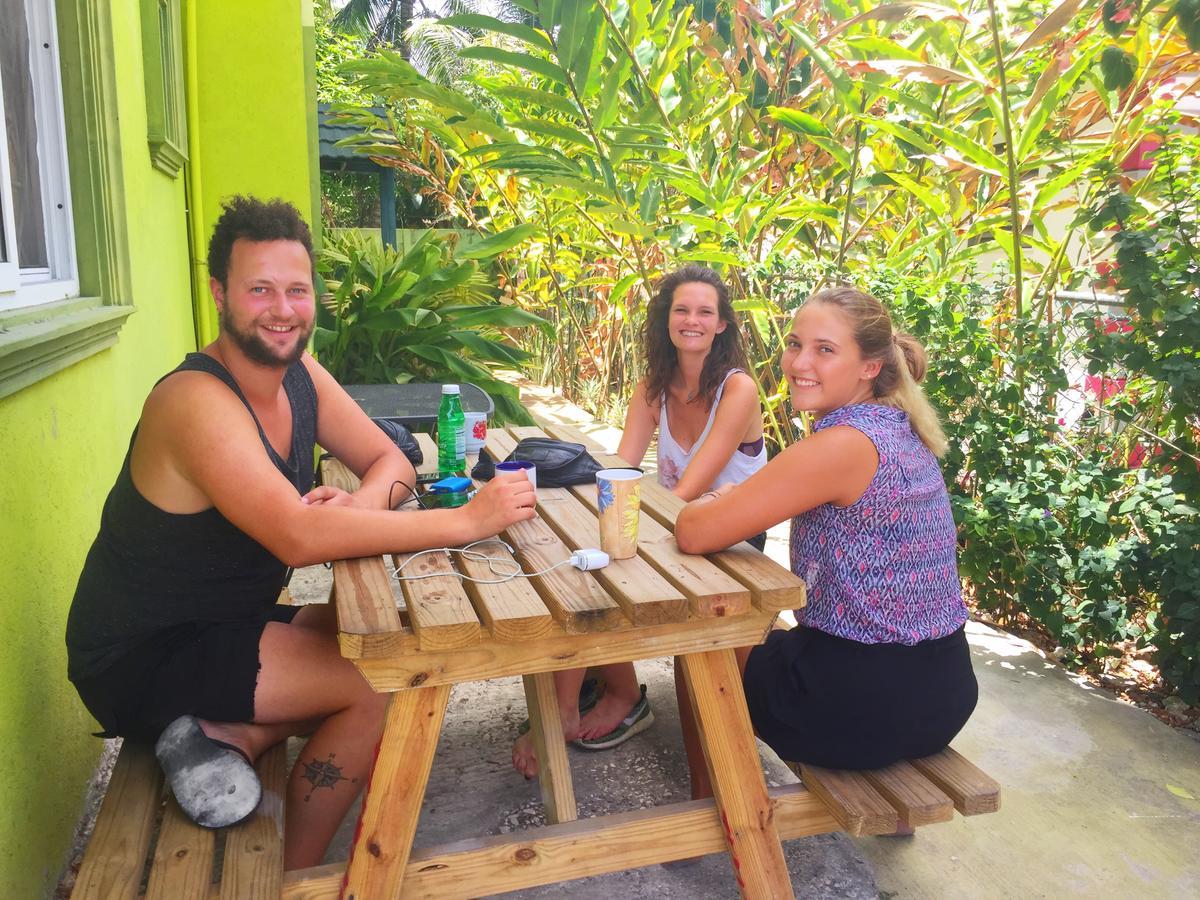 Yaad Hostel Montego Bay Exteriör bild