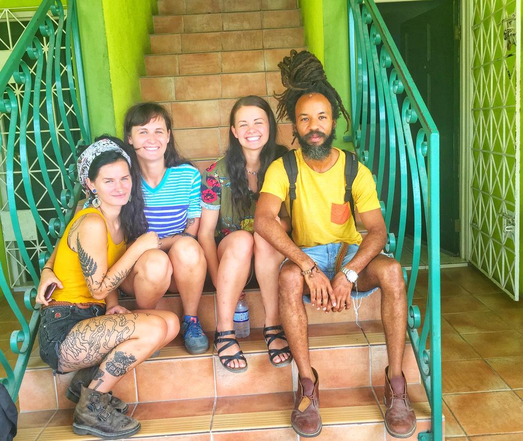 Yaad Hostel Montego Bay Exteriör bild