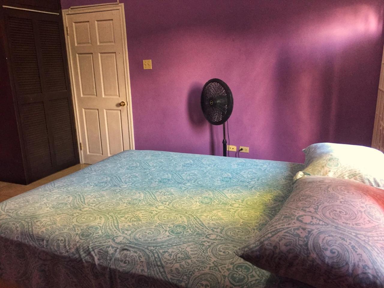 Yaad Hostel Montego Bay Rum bild