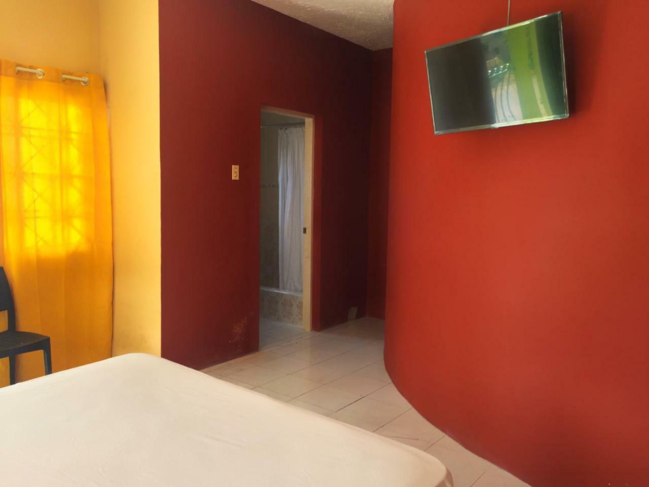Yaad Hostel Montego Bay Exteriör bild